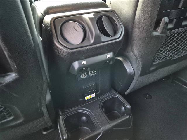 Used 2018 Jeep Wrangler Unlimited Rubicon w/ Cold Weather Group AWD/4WD image 16