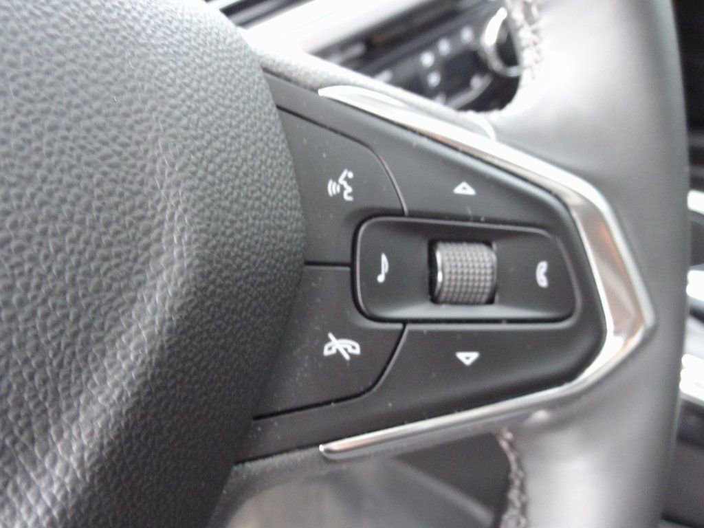 Used 2026 Chevrolet Trax ACTIV w/ Sunroof Package image 15