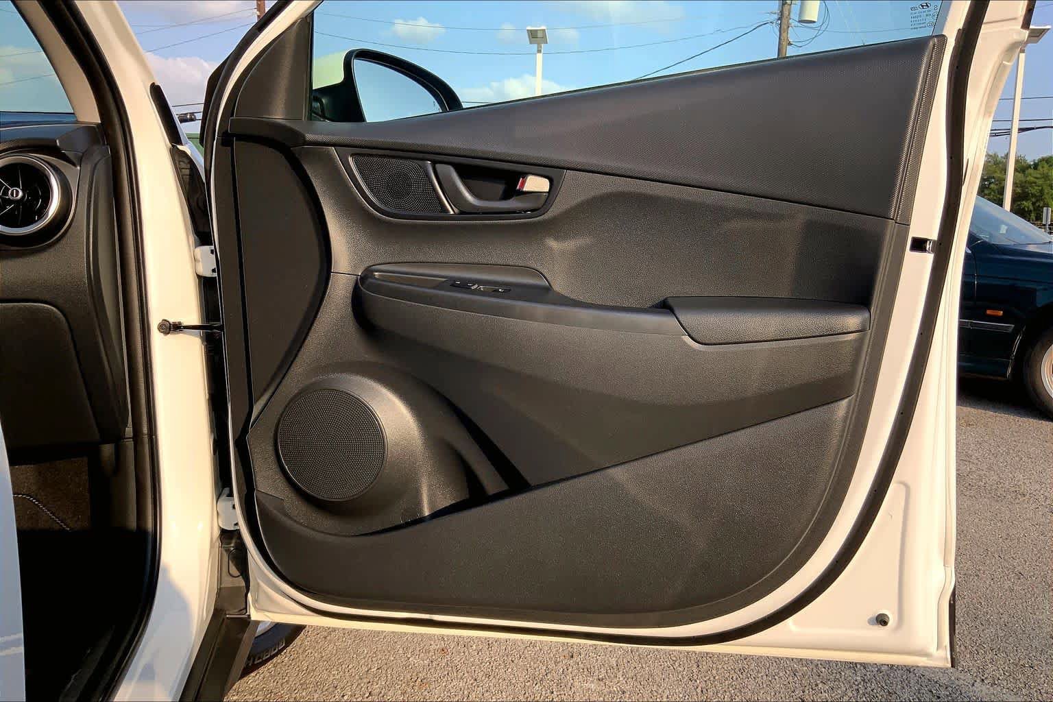 Used 2022 Hyundai Kona SEL FWD image 23