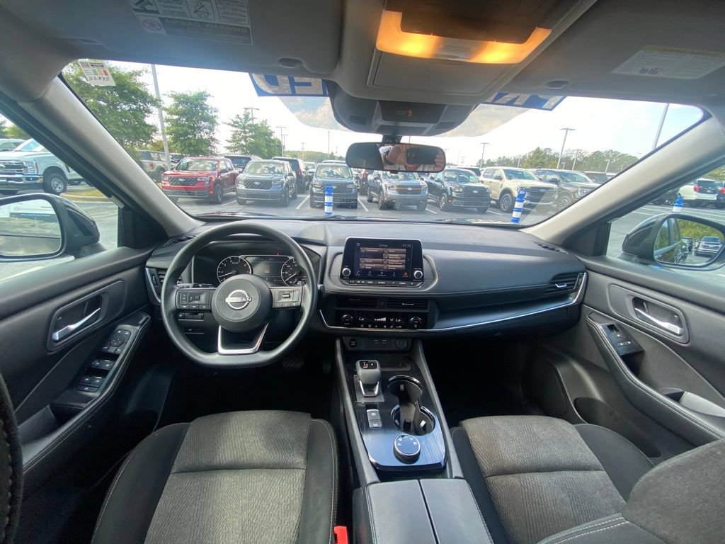 Used 2024 Nissan Rogue SV AWD/4WD image 24