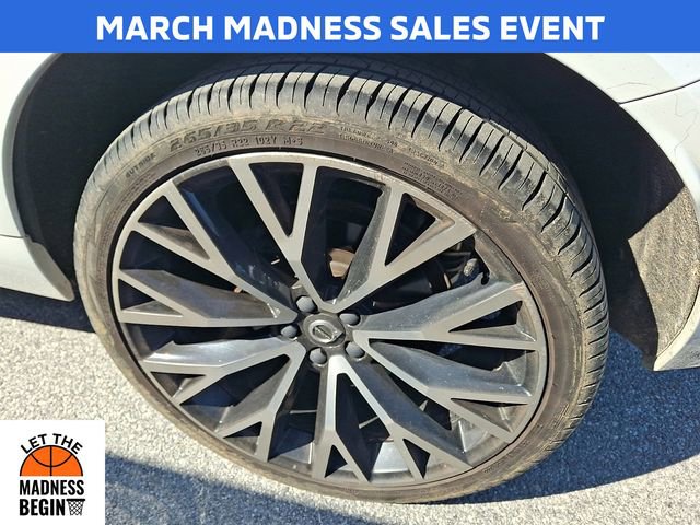 Used 2018 Volvo XC60 T6 Momentum w/ Advanced Package image 5