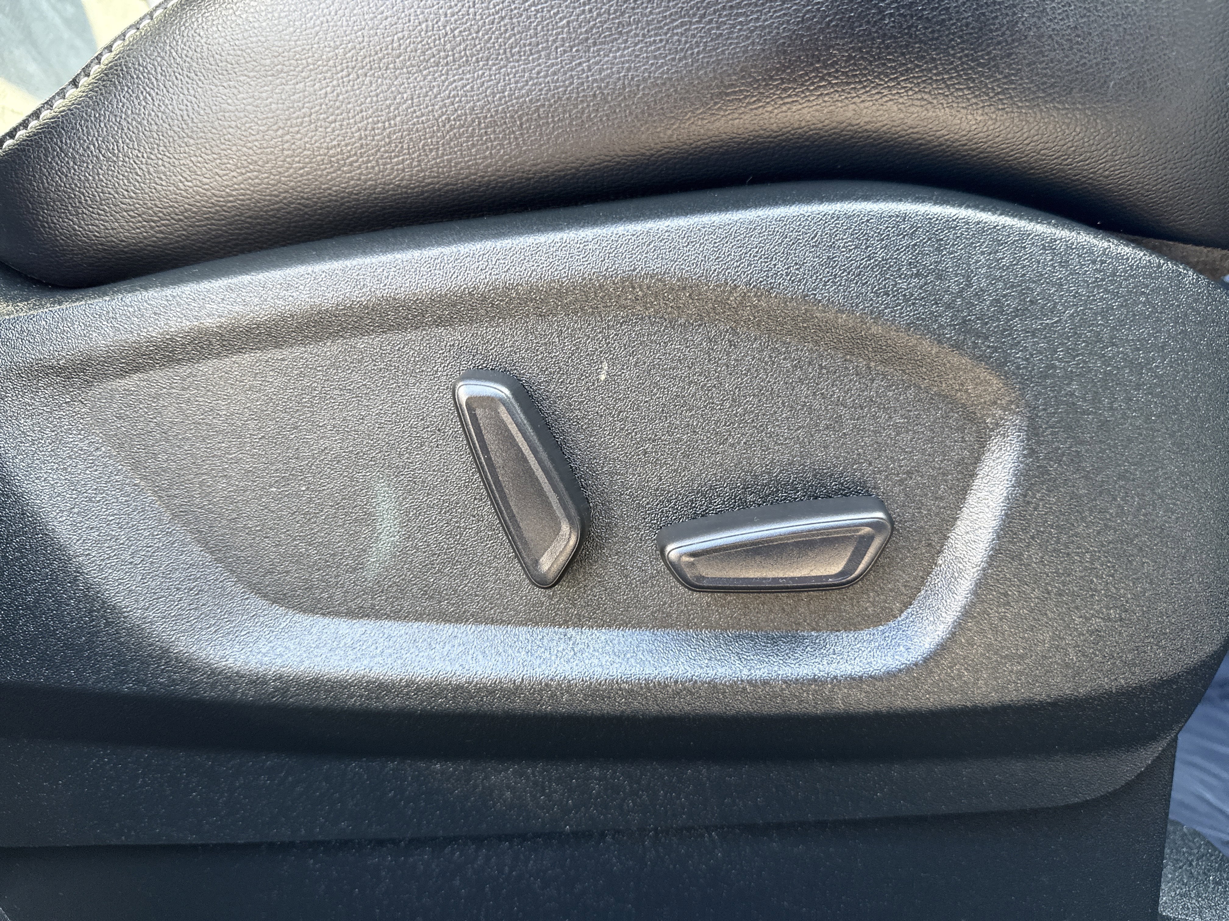 Certified 2022 Ford Edge ST w/ Equipment Group 401A image 30