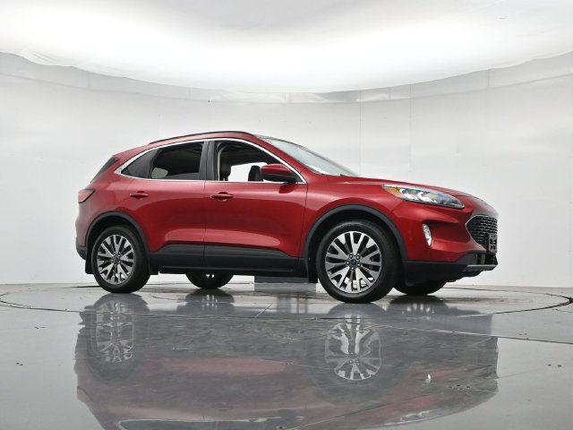 Certified 2022 Ford Escape Titanium w/ Class II Trailer Tow Package AWD/4WD image 33