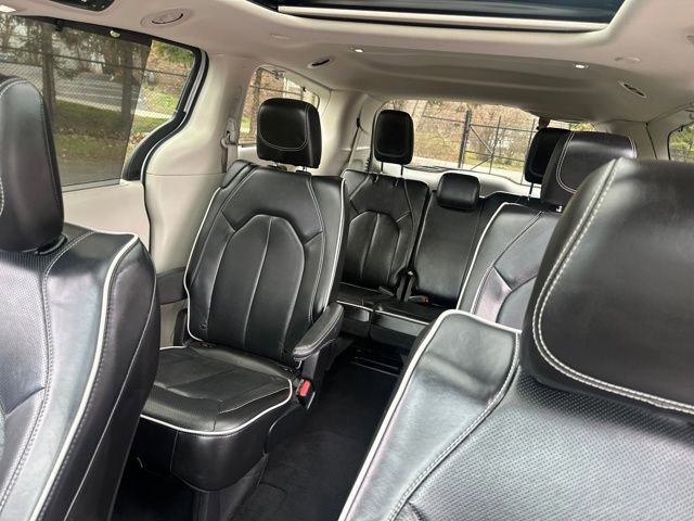 Used 2023 Chrysler Pacifica Limited image 38