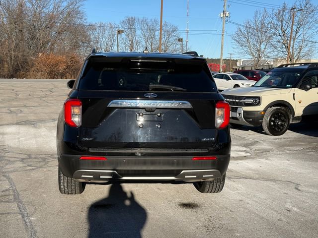 Certified 2022 Ford Explorer XLT w/ Equipment Group 202A image 5