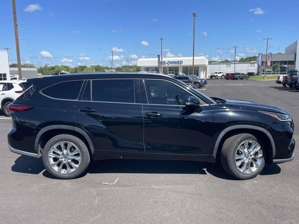 Used 2021 Toyota Highlander Limited FWD video 2