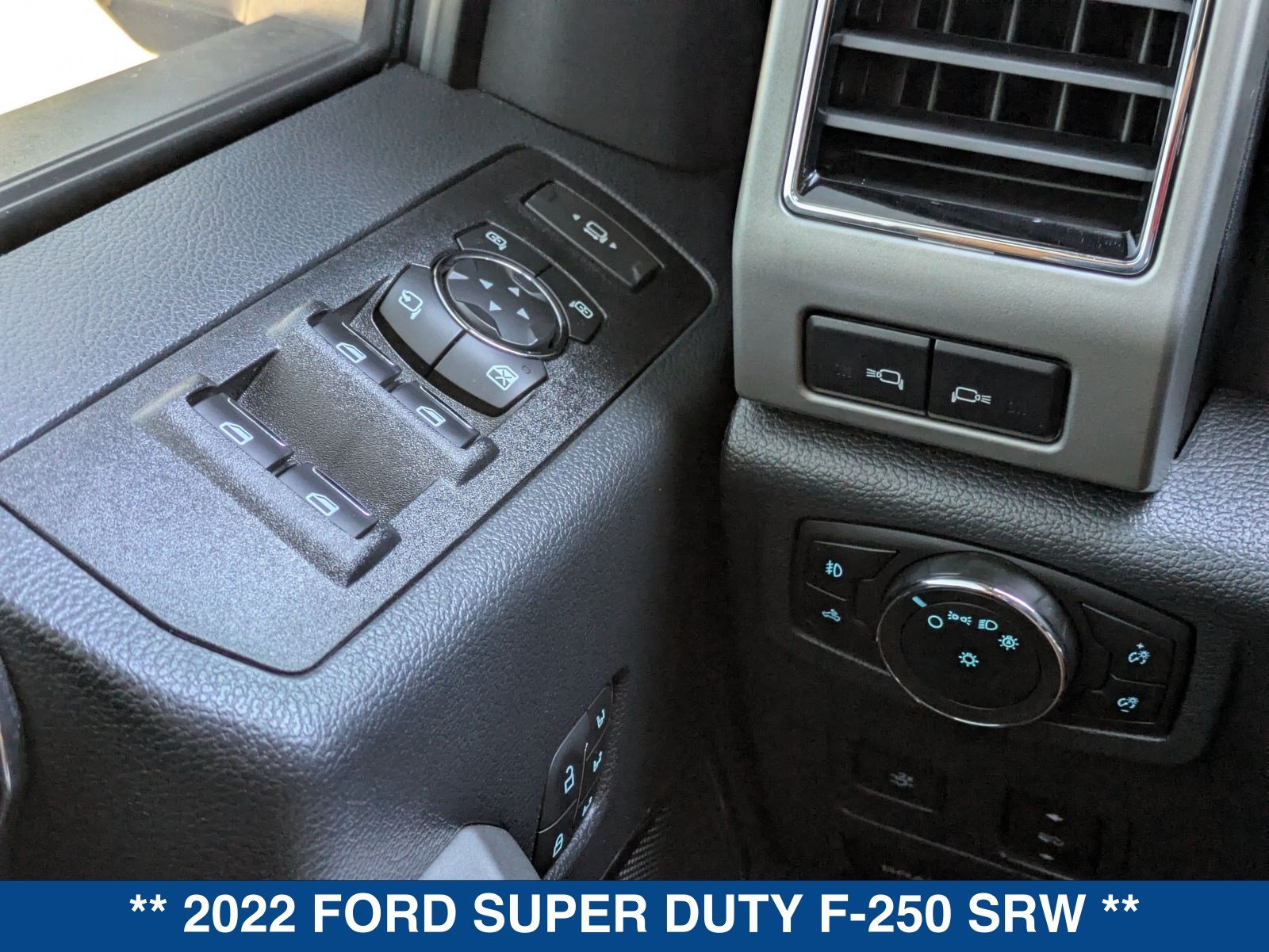 Certified 2022 Ford F250 Lariat w/ Tremor Off-Road Package AWD/4WD image 26