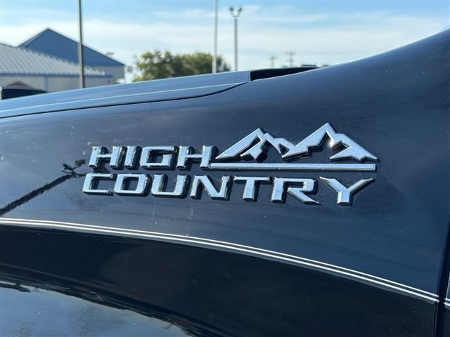 Used 2025 Chevrolet Silverado 1500 High Country w/ Z71 Off-Road Package AWD/4WD image 14