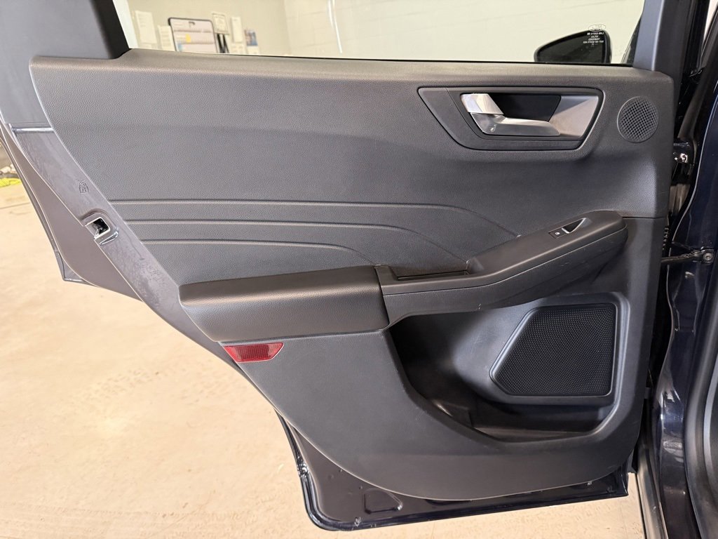 Certified 2021 Ford Escape Titanium image 31