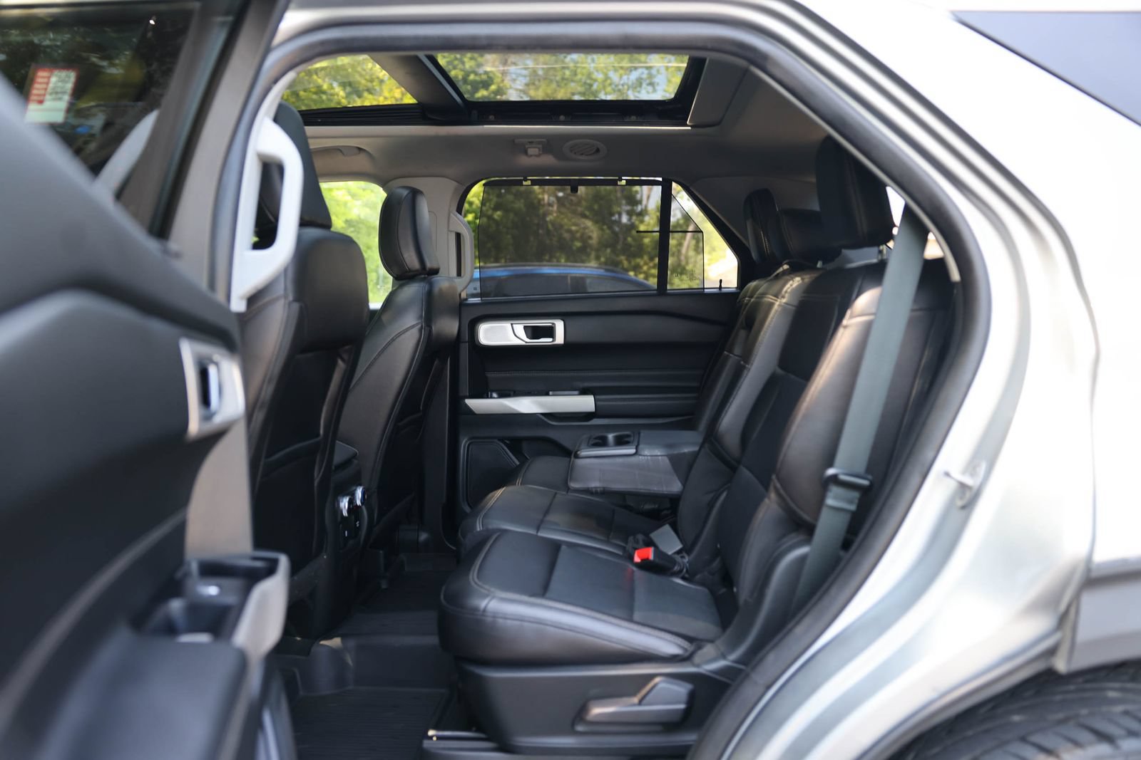 Certified 2023 Ford Explorer Limited w/ Limited Technology Package AWD/4WD image 19