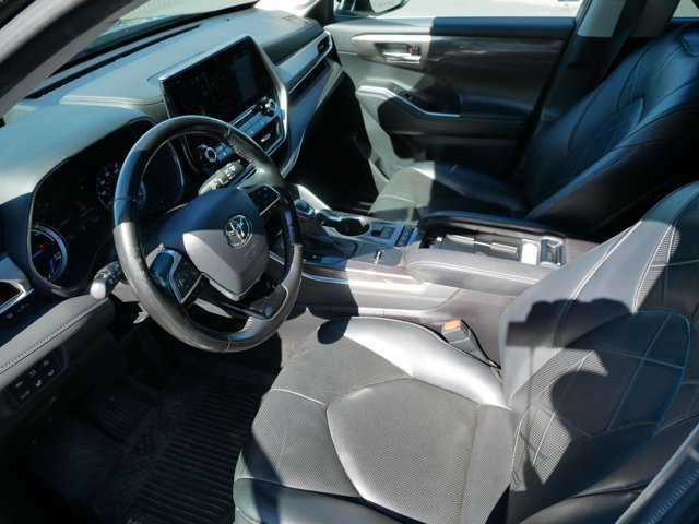 Used 2021 Toyota Highlander Platinum AWD/4WD image 11