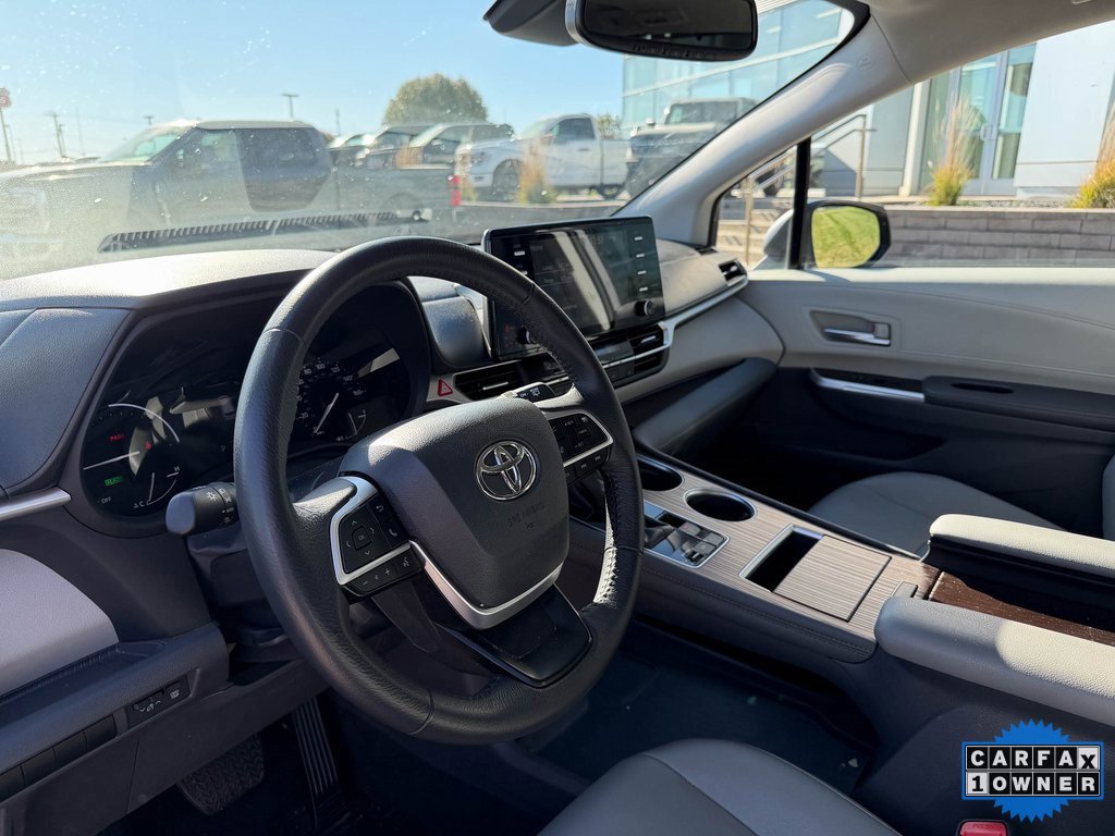 Used 2024 Toyota Sienna XLE image 8