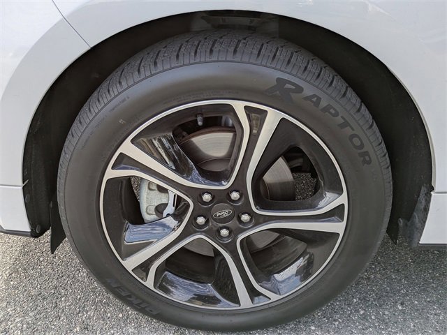 Certified 2020 Ford Edge ST image 9