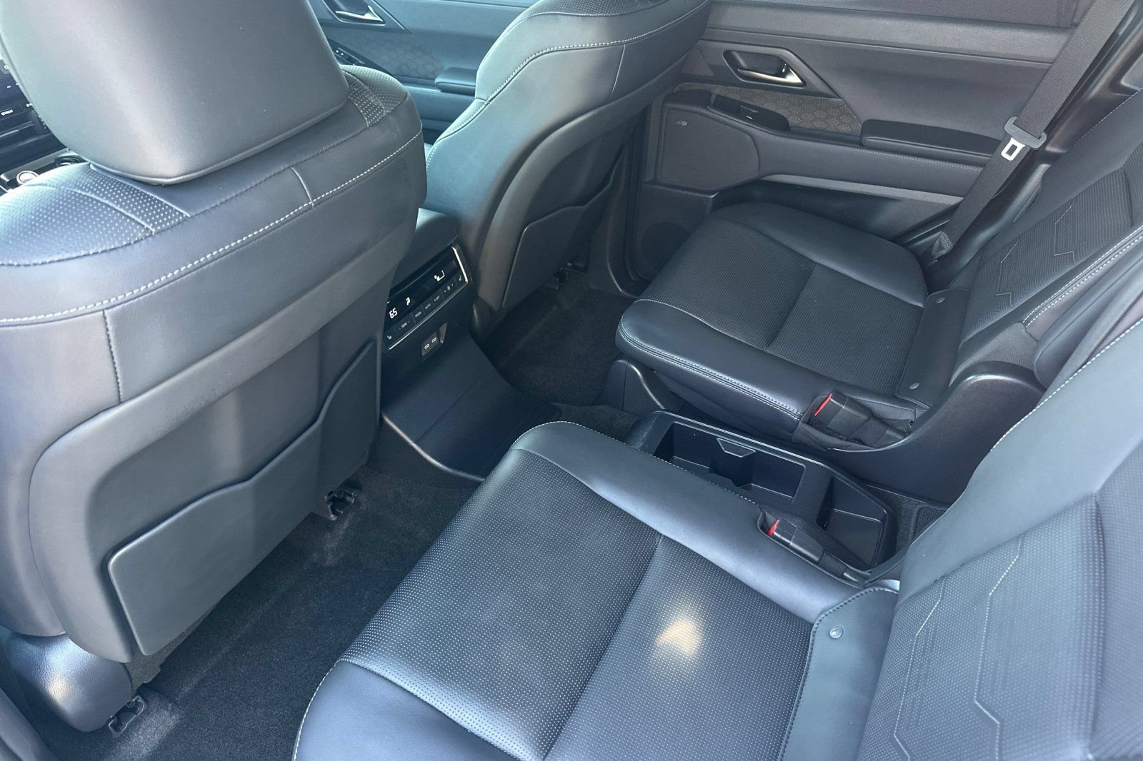 Used 2025 Lexus GX 550 w/ Accessory Package (Z1) AWD/4WD image 14