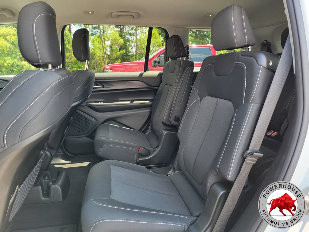 Used 2023 Jeep Grand Cherokee L Laredo AWD/4WD image 15