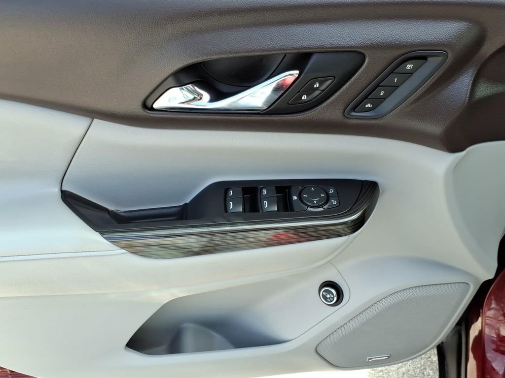 Used 2018 GMC Acadia SLT FWD image 16