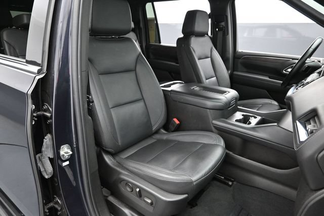Used 2023 Chevrolet Suburban LT RWD image 31