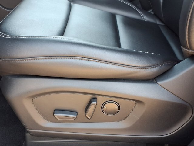 Certified 2024 Ford Explorer XLT w/ Equipment Group 202A AWD/4WD image 5