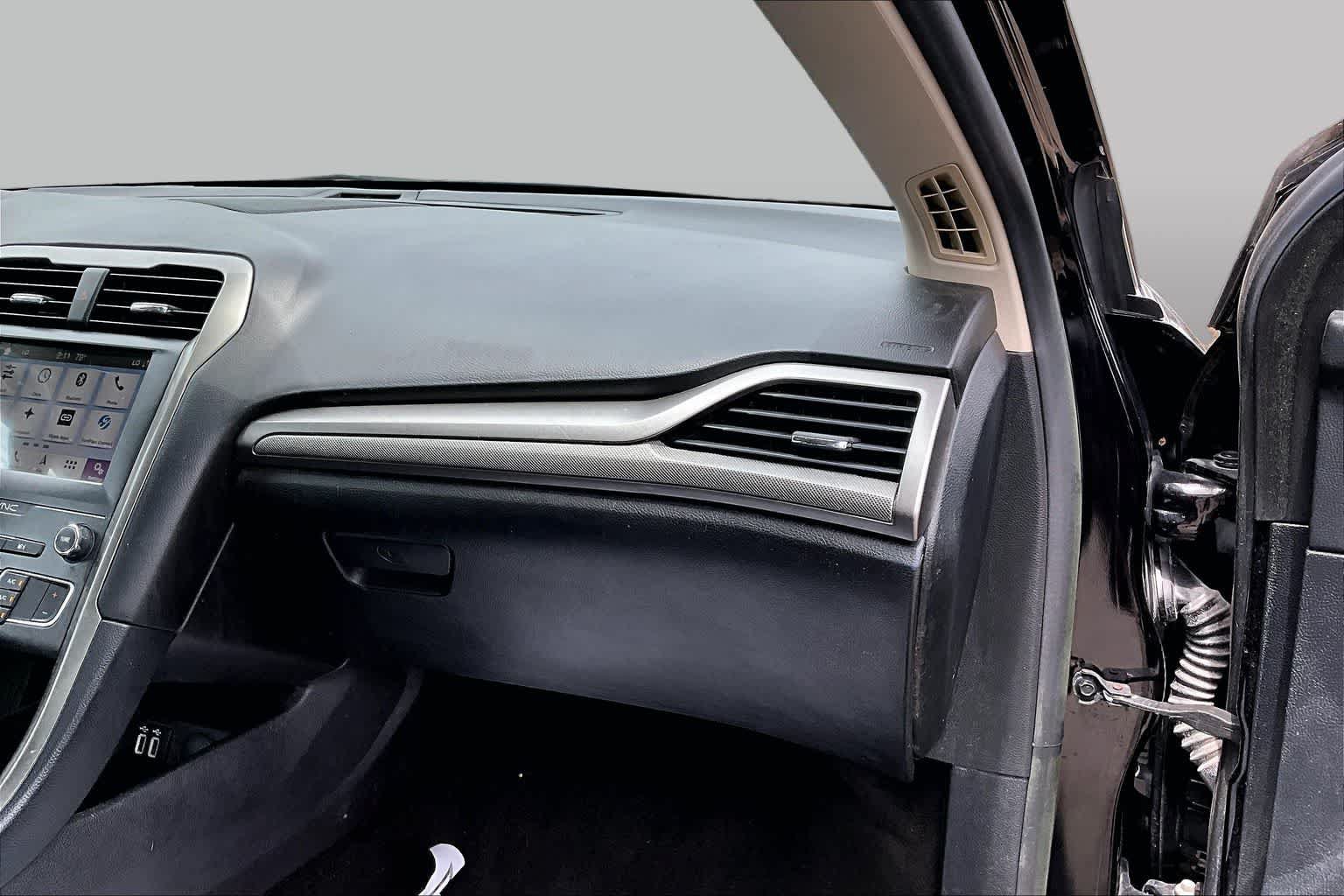 Certified 2019 Ford Fusion SE FWD image 19