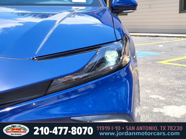 Used 2025 Toyota Camry SE w/ Convenience Package FWD image 9