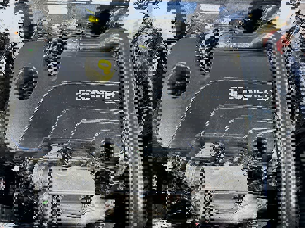 Used 2022 Chevrolet Equinox RS w/ RS Leather Package image 9