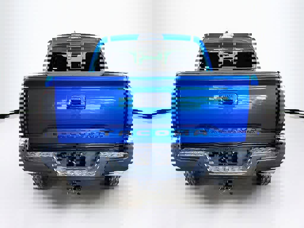 Used 2018 Toyota Tacoma SR5 image 4