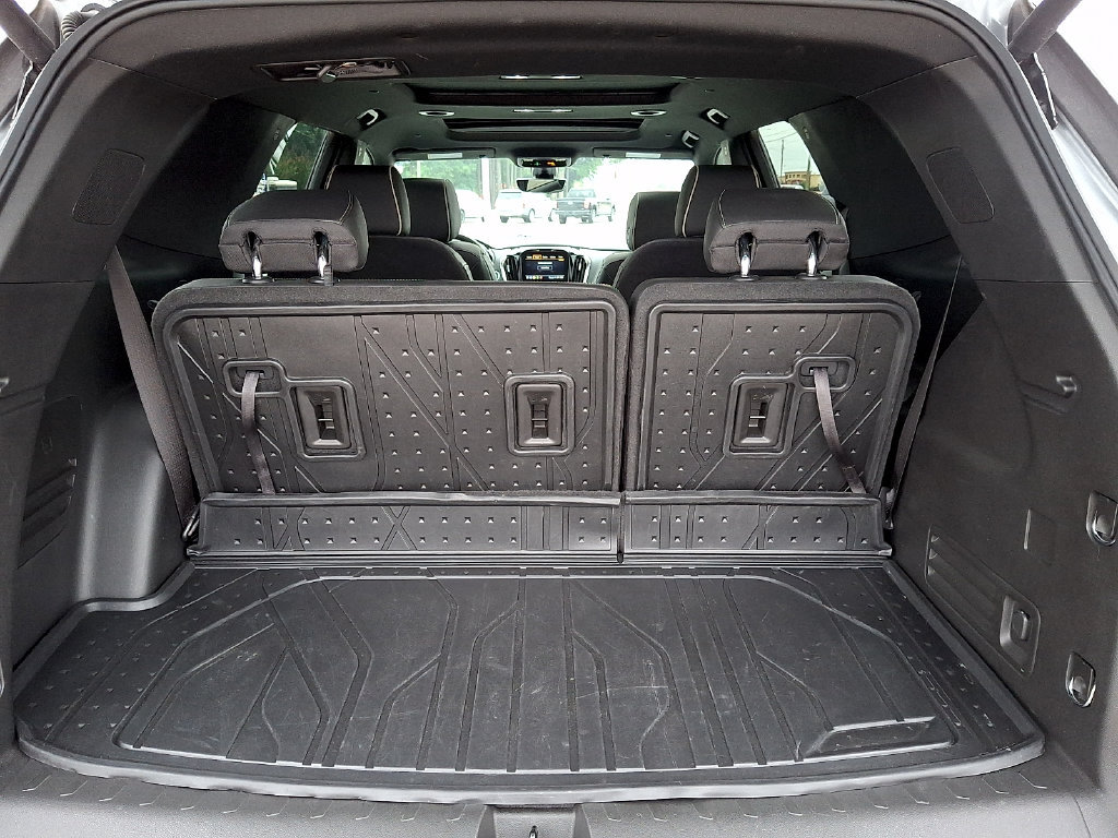 Used 2023 Chevrolet Traverse Premier w/ Redline Edition FWD image 27