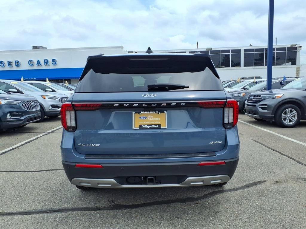 Certified 2025 Ford Explorer Active w/ Active Comfort Package AWD/4WD image 8