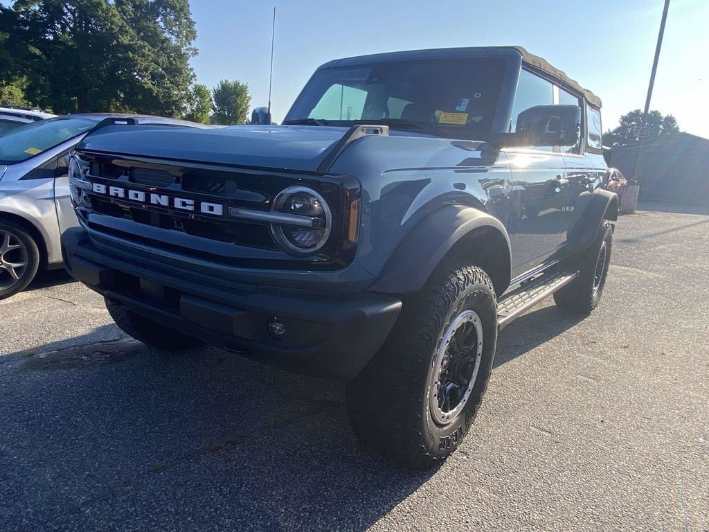 Certified 2022 Ford Bronco Outer Banks w/ Sasquatch Package AWD/4WD image 2