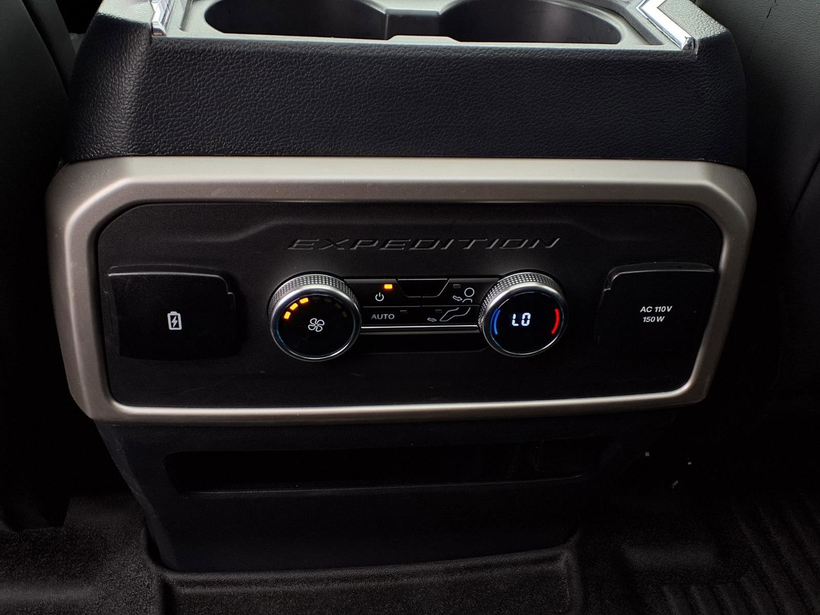 Certified 2024 Ford Expedition XLT image 12