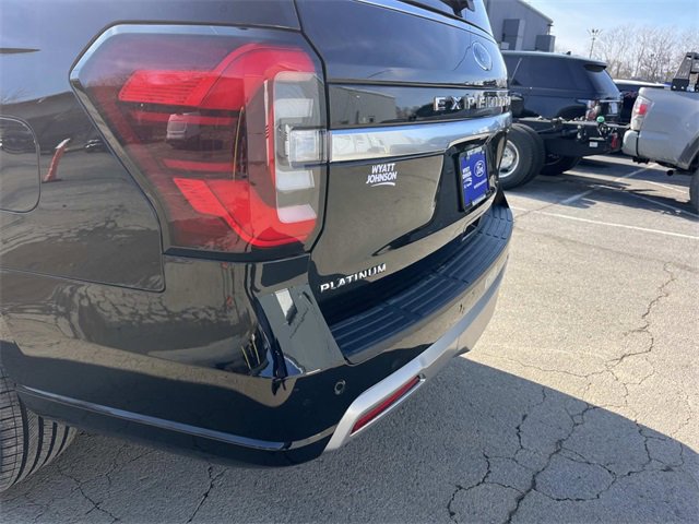 Certified 2023 Ford Expedition Max Platinum image 10