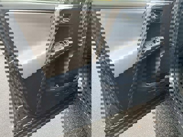 Used 2018 Toyota RAV4 XLE image 17