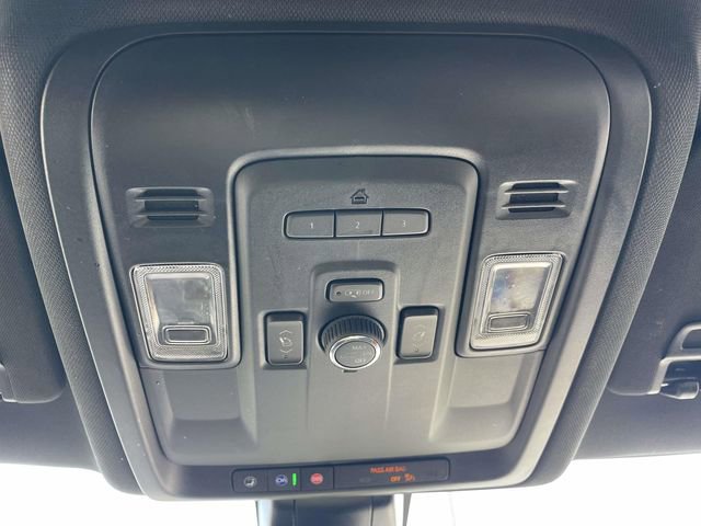 Used 2022 Chevrolet Suburban RST w/ Luxury Package RWD image 23