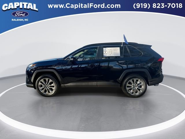 Used 2022 Toyota RAV4 XLE Premium image 3