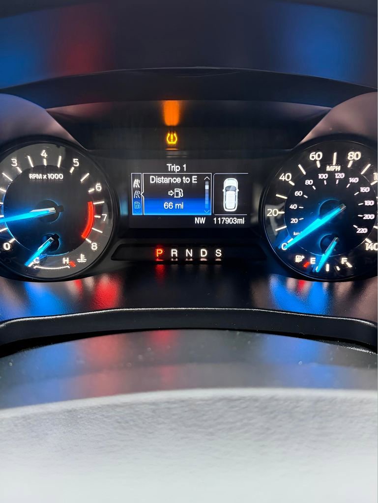 Certified 2018 Ford Explorer XLT FWD image 27