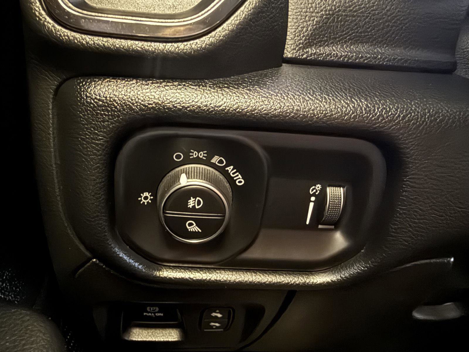 Used 2021 RAM 1500 Big Horn w/ Built-to-serve Edition image 13