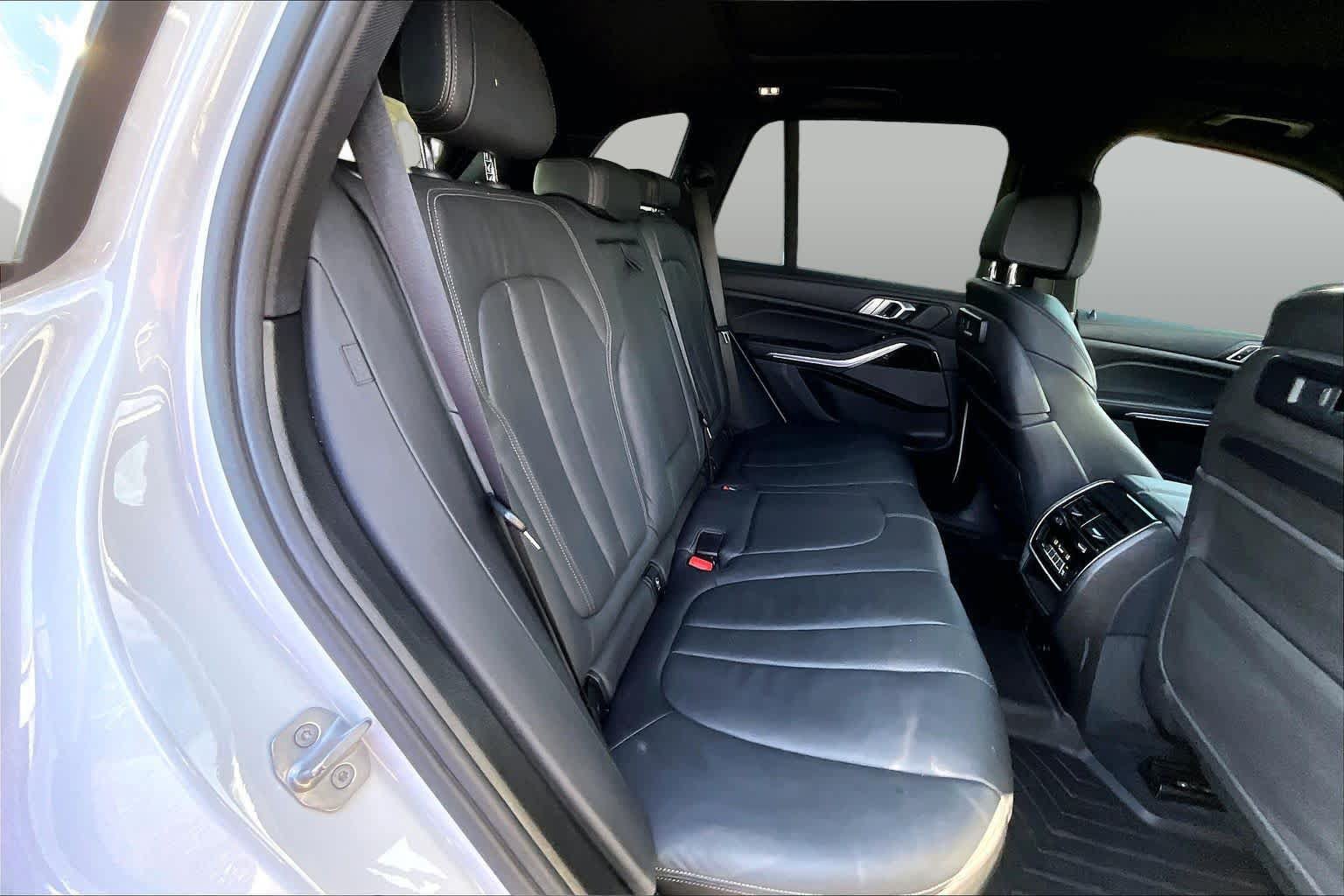 Used 2020 BMW X5 M50i w/ Premium Package AWD/4WD image 20
