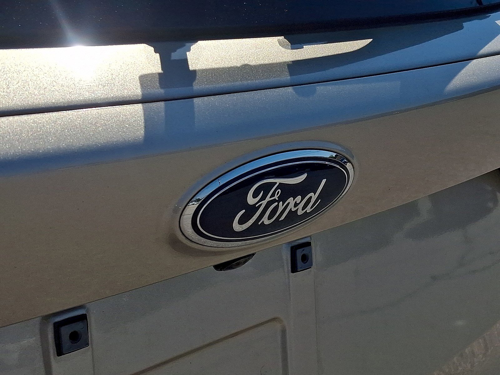Certified 2018 Ford Escape SE w/ SE Sync 3 Package FWD image 29