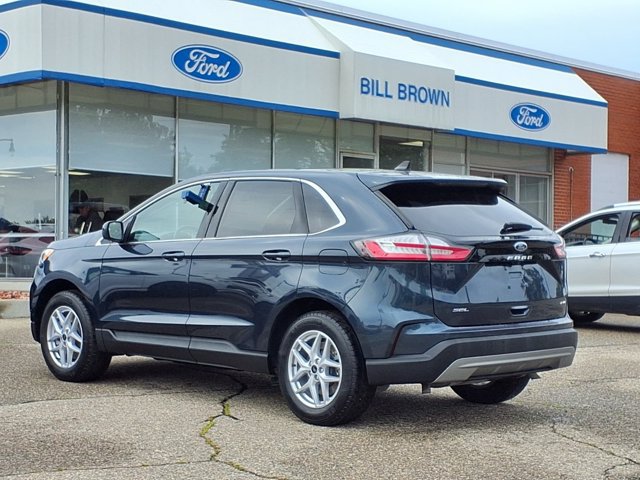 Certified 2024 Ford Edge SEL w/ Convenience Package AWD/4WD image 2
