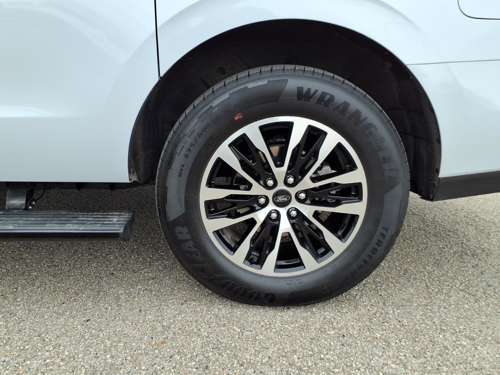 Certified 2025 Ford Expedition Max Platinum image 6