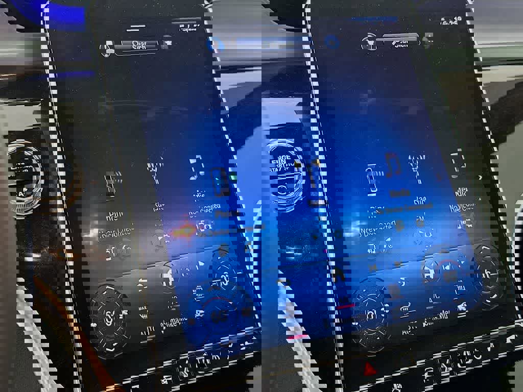 Used 2024 Mercedes-Benz GLC 300 4MATIC image 20