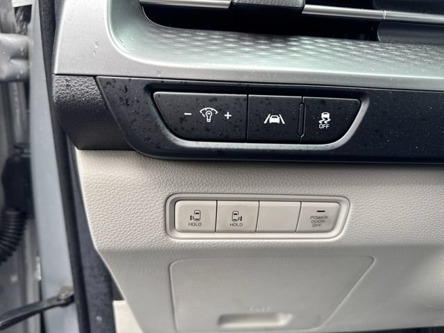 Used 2022 Kia Carnival LX FWD image 30