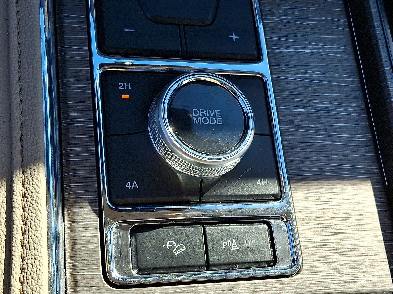 Certified 2024 Ford Expedition Limited image 22