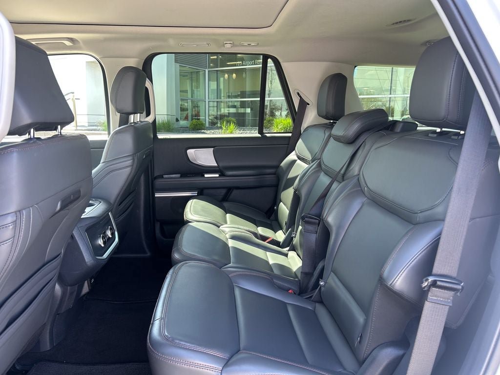 Certified 2025 Ford Expedition Active AWD/4WD image 13