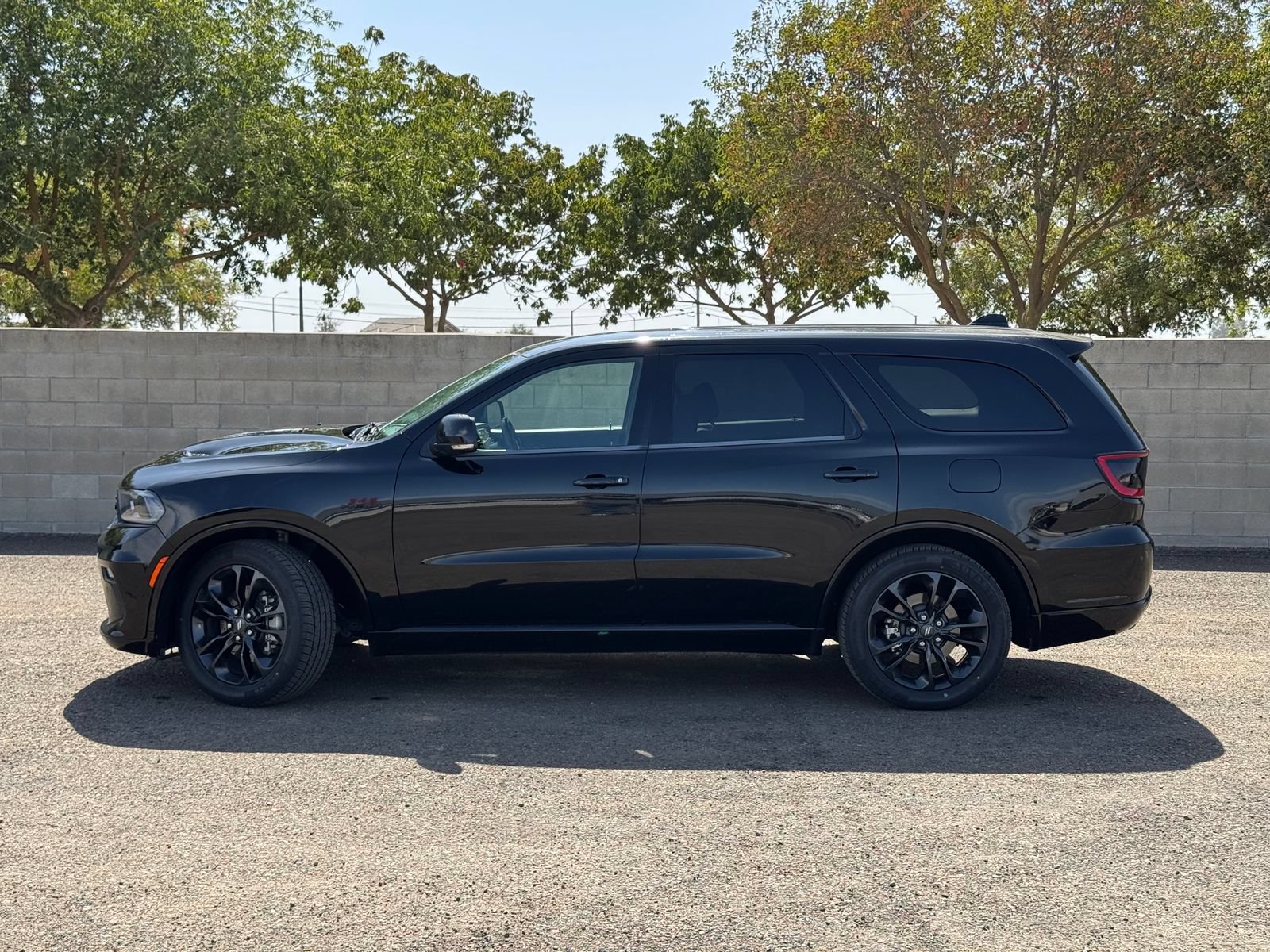 Used 2021 Dodge Durango R/T w/ Blacktop Package RWD image 8