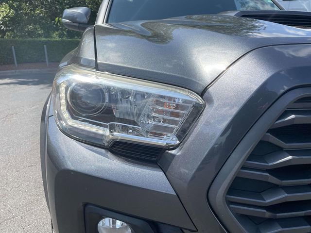 Used 2020 Toyota Tacoma TRD Sport w/ TRD Premium Sport Package AWD/4WD image 39