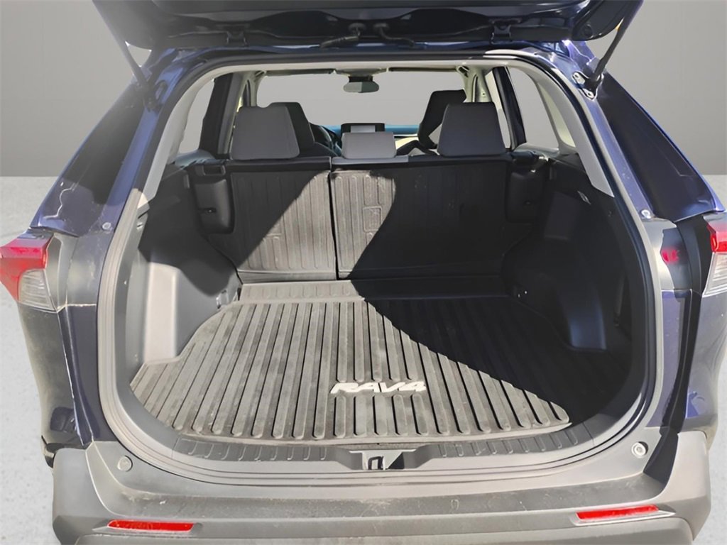 Used 2019 Toyota RAV4 XLE image 13