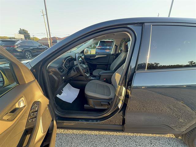 Certified 2022 Ford Escape SE w/ SE Sport Appearance Package AWD/4WD image 12