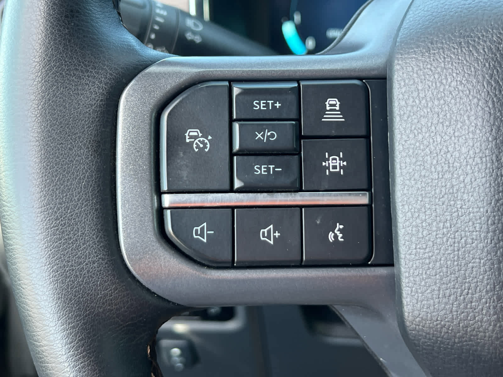 Certified 2025 Ford F150 Lariat w/ FX4 Off-Road Package image 32