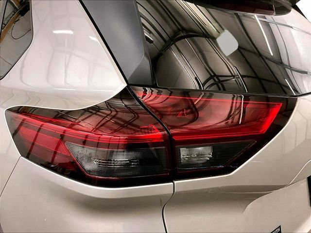 Used 2023 Nissan Rogue SV AWD/4WD image 28